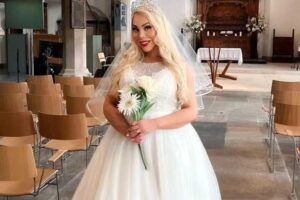 Noiva anuncia divórcio após se casar consigo mesma: ‘Me cobrava muito’