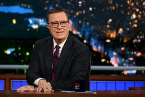 Stephen Colbert anuncia fim do ‘Late Show’ e expõe crise