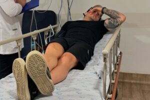 Thomaz Costa é internado e deve passar por cirurgia