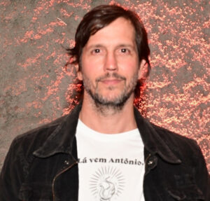 Vladimir Brichta elogia trabalho da filha na peça A Máquina