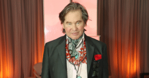 Ator recusa tratamento de câncer por causa de religião e morre aos 65 anos