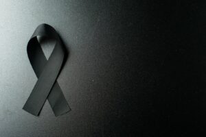 Atriz encontrada morta há seis anos fumava cerca de três maços de cigarro por dia