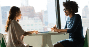 Minha mãe me ensinou a ‘teoria da cadeira’ e, desde então, meus relacionamentos são diferentes: é o que diz a Psicologia