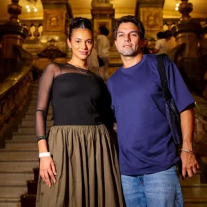 Alane Dias e Lucas Silva posam juntos pela primeira vez