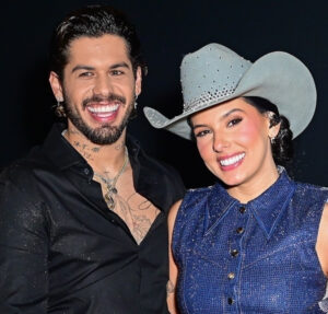 Ana Castela se diverte após ganhar totem de Zé Felipe durante show no Rio Grande do Sul