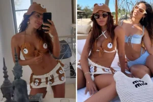 Anitta sensualiza de biquíni de ursinho e curte dia de folga com Marina Sena