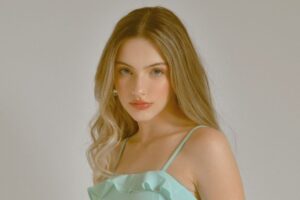 Bia Brumatti comemora sucesso de curta-metragem