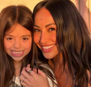 Rei Charles lll retira oficialmente as últimas honrarias do irmão, ex-Príncipe Andrew