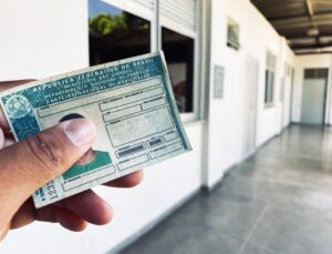 CNH sem autoescolas é aprovada e aulas deixam de ser obrigatórias; saiba como vai funcionar