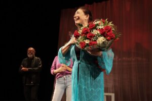 Lilia Cabral recebe surpresa emocionante no seu aniversário