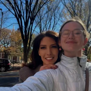 Lynda Lopez com Violet Affleck