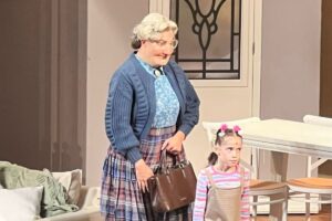 Atriz mirim Malu Miranda brilha em espetáculo