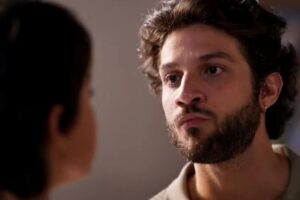 Mania de Você: Mavi se desespera com chantagem de Luma e Mércia