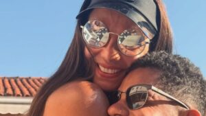 Viviane Araújo posa em clima de romance com o marido: ‘Vitamina D e amor’