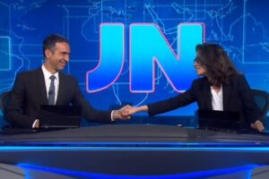 Tralli e Renata são flagrados fofocando no Jornal Nacional: “Danadinha”