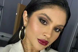 Mileide Mihaile se submete a cirurgia plástica