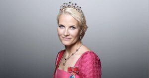 Princesa com doença grave que afeta mais de 10 mil brasileiros precisa de um transplante