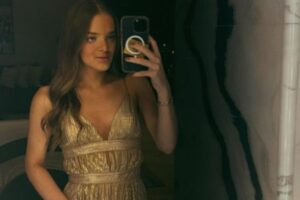 Rafa Justus surge de vestido dourado e ganha elogios