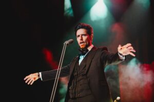 Thiago Arancam homenageia gigantes da música