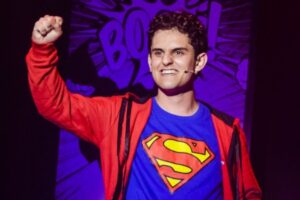 Vitor Vaimberg comemora sucesso de Super Hero
