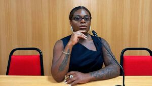 Jojo vira piada após ser anunciada em evento de direito criminal