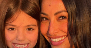 Filha de Sabrina Sato encanta a web com áudio cobrando a mãe: ‘Não quero me atrasar’