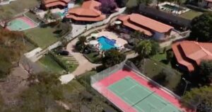 Apresentador celebra 88 anos cercado de luxo e memórias: ‘Comprei cinco casas’