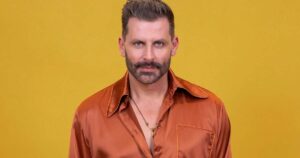 Fratura e dente perdido: fora do BBB 26, Henri Castelli recorre para receber indenização quase 8 vezes maior após agressão em pré-réveillon