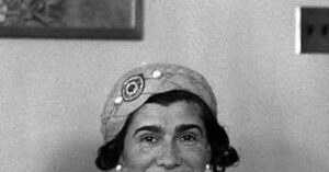 Saiba de que maneira Coco Chanel revolucionou a moda e a cultura do século 20