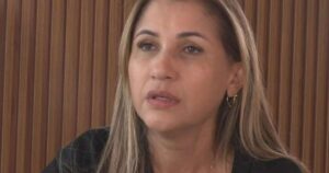 ‘O trauma que ele deixou na nossa família…’: mãe de Raphaella Brilhante, médica vítima de agressões do cantor João Lima, dá relato comovente em entrevista inédita na TV