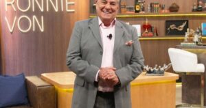 Ronnie Von pede demissão da RedeTV! após mudanças internas na emissora
