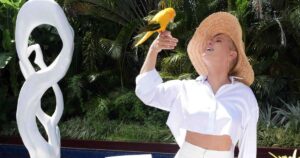 Apresentadora deixa mansão para viver em santuário ecológico; veja