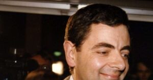 Comediante de ‘Mr. Bean’ evitou tragédia ao assumir um avião quando o piloto desmaiou