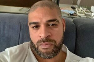 Adriano Imperador denuncia golpe e ameaça criminoso: “Você vai ver”