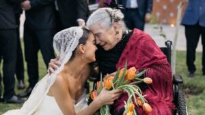 Ator famoso e galã nos anos 90 se despede de sua mãe aos 96 anos