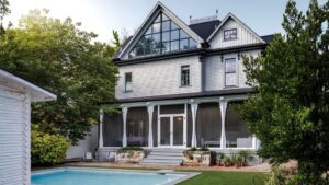 Ator acumula fortuna de R$ 104 milhões e tem casa disputada no mercado por R$ 17 milhões