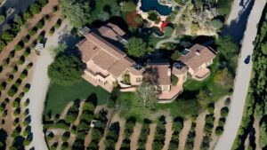 Ator chega aos 81 anos com império de R$ 260 milhões, vida discreta e rancho histórico polêmico