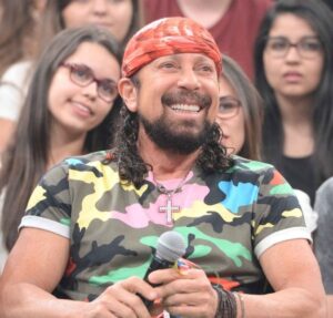 Bell Marques se emociona com notícia de que será avô