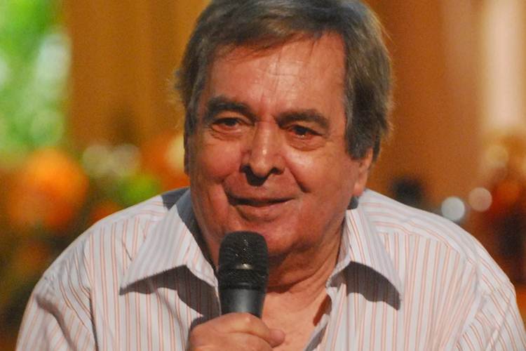 Benedito Ruy Barbosa recebe alta de hospital