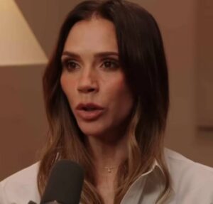 Victoria Beckham recebe uma das mais altas condecorações da França