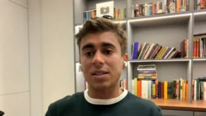 Nikolas Ferreira comenta morte do cão Orelha e alerta para risco de violência futura