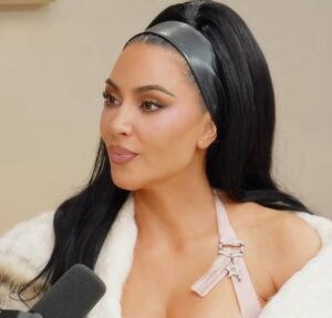 Kim Kardashian esclarece polêmica das fotos apagadas de Meghan Markle e Príncipe Harry