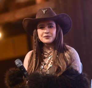 Lauana Prado lamenta primeira doença na gestação: Mandar essa gripinha embora