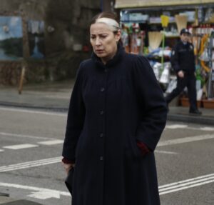 Gonul se desespera e todos choram, arrasados. Veja o que vai rolar em Mãe nesta terça-feira