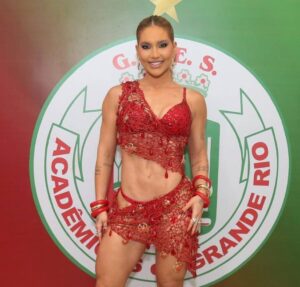 Ana Paula Siebert reage a comentário sobre possível gravidez