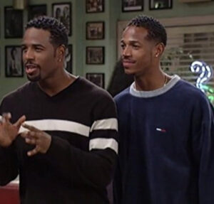 Arminda é expulsa da Chacrinha por Gerluce, e Raul permanece com a cuidadora da avó. Confira o que vai rolar nesta segunda-feira em Três Graças