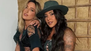 Lauana Prado e Tati Dias são vistas juntas em restaurante