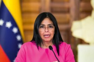 Delcy Rodríguez, presidente interina da Venezuela, se rebela contra os EUA