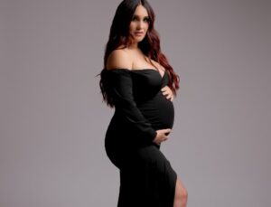 Descubra quais famosas esperam filhos em 2026