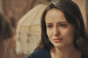 Êta Mundo Melhor!: Estela toma coragem e faz revelação bombástica